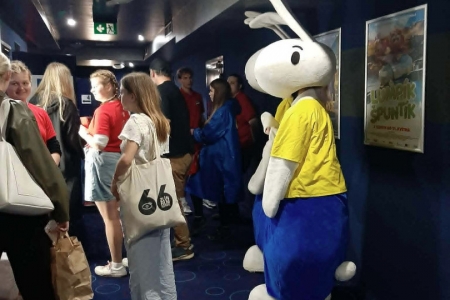 9 8